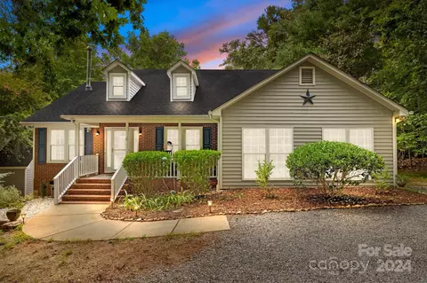 6915 Live Oaks Ln, Waxhaw, NC 28173