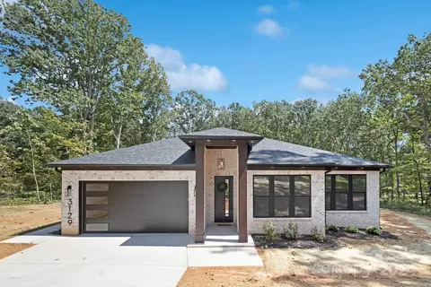 3129 Oak Ridge Cir, Lincolnton, NC 28092