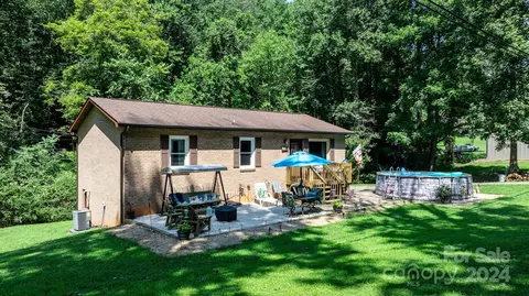 136 Summers Rd, Morganton, NC 28655