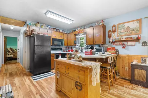136 Summers Rd, Morganton, NC 28655 photo 4