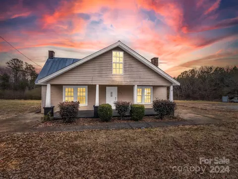 724 Thompson Rd, Rutherfordton, NC 28139
