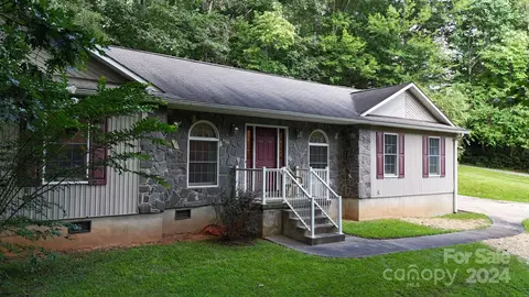 63 N Point Rd, Sylva, NC 28779 photo 2