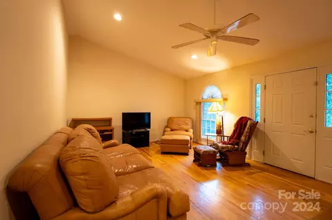 63 N Point Rd, Sylva, NC 28779 photo 13