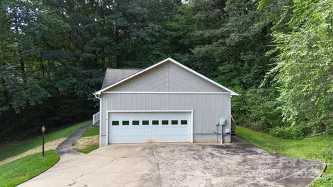 63 N Point Rd, Sylva, NC 28779 photo 3