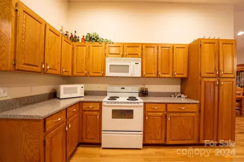 63 N Point Rd, Sylva, NC 28779 photo 7