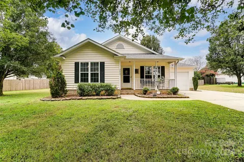 3015 Dairy Farm Dr, Monroe, NC 28110
