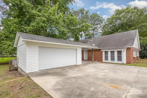 2763 Cane Mill Rd, Lancaster, SC 29720