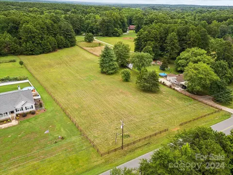 3718 Charles Raper Jonas Hwy, Stanley, NC 28164