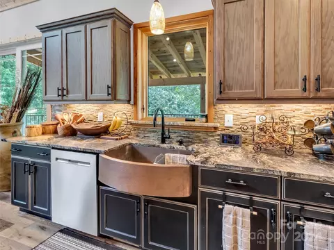 989 Ferguson Cove Loop, Clyde, NC 28721 photo 12