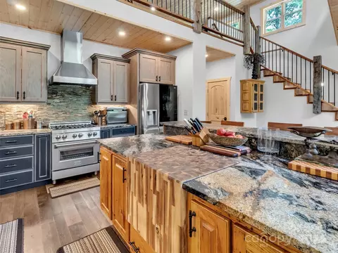 989 Ferguson Cove Loop, Clyde, NC 28721 photo 10