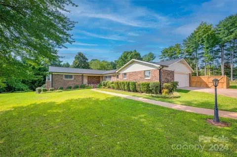 147 Tara Pl, Forest City, NC 28043