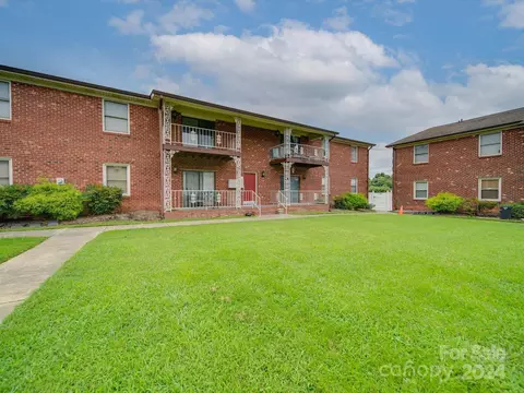 104 Briarcliff Dr, Kannapolis, NC 28081