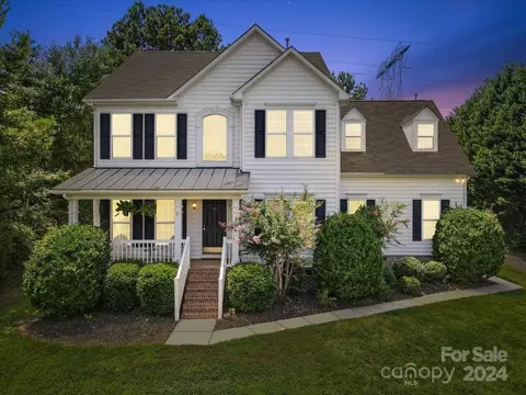 1900 Mt Isle Harbor Dr, Charlotte, NC 28214
