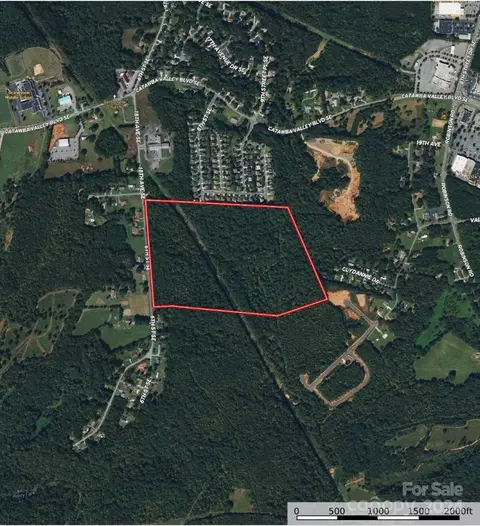 6 Th Se St SE, Hickory, NC 28602