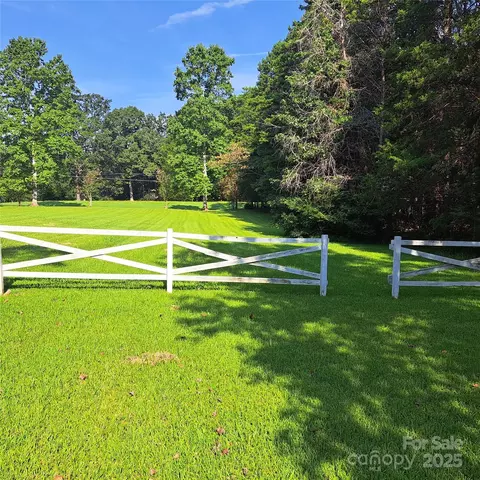 12608 Rocky River Church Rd, Charlotte, NC 28215