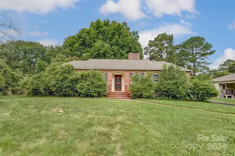 4326 Pemberton Dr, Charlotte, NC 28210