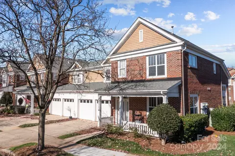 18419 Harborside Dr, Cornelius, NC 28031