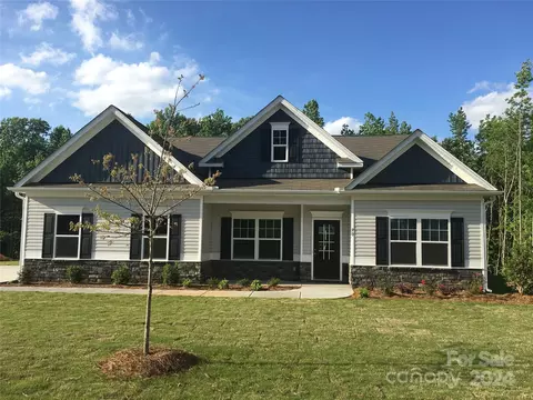 2337 Palomino Ct, Sherrills Ford, NC 28673