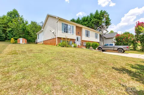 1204 Coventry Pl, Conover, NC 28613