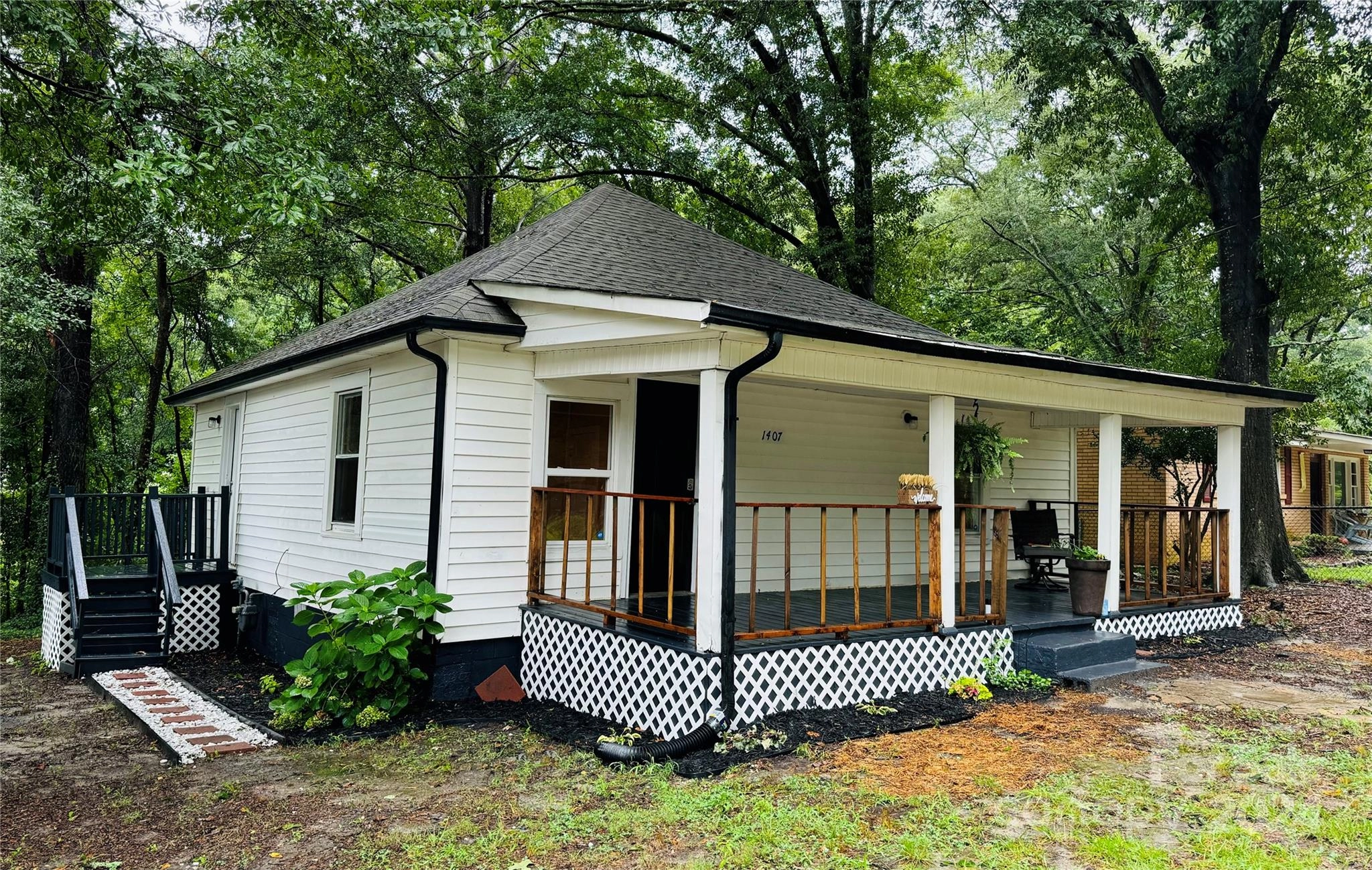 1407 W Mauney W Ave W