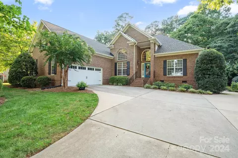 2575 Penngate Dr, Sherrills Ford, NC 28673