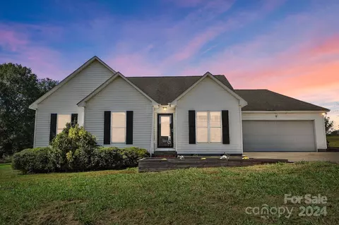 200 Deerwood Ln, Stanfield, NC 28163