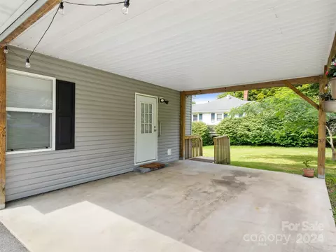 614 Old Us 19e Hwy, Spruce Pine, NC 28777 photo 5