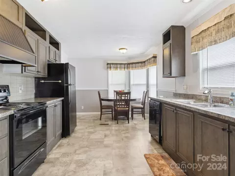 614 Old Us 19e Hwy, Spruce Pine, NC 28777 photo 9