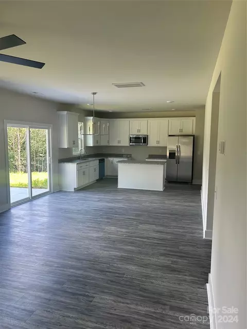 Living - 910 Blake Rd, Albemarle, NC 28001 photo 6 of 7