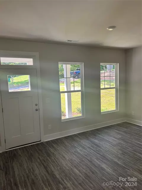Living - 910 Blake Rd, Albemarle, NC 28001 photo 3 of 7
