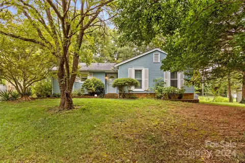 7825 Portia Pl, Charlotte, NC 28227