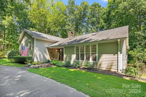 349 Foxhall Rd, Mills River, NC 28759