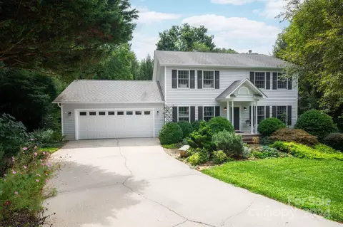 42 New Cross N Rd N, Asheville, NC 28805