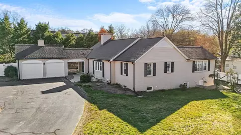 627 8th Street Nw Dr NW, Hickory, NC 28601