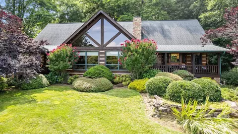 157 Turn About Ct, Waynesville, NC 28785