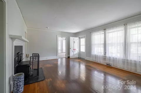 Living - 323 Fleming Ave, Marion, NC 28752 photo 2 of 5