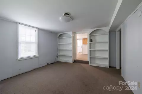 Living - 323 Fleming Ave, Marion, NC 28752 photo 5 of 5