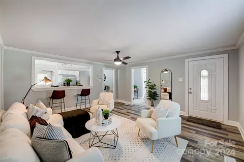 406 Davis St, Dallas, NC 28034