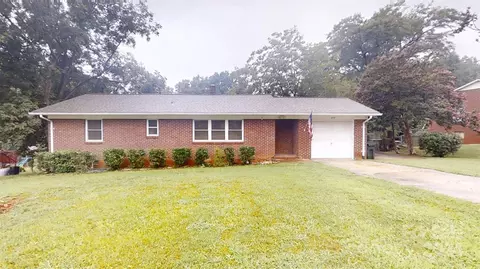 209 Dogwood Ln, Dallas, NC 28034