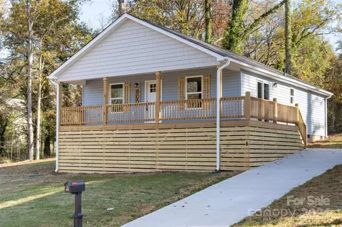 805 2nd Se St SE, Hickory, NC 28602