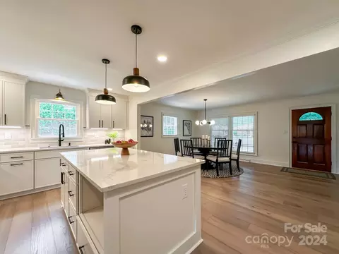 6008 Rose Valley Dr, Charlotte, NC 28210