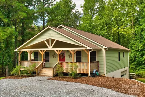 1087 Hearthstone Dr, Union Mills, NC 28167