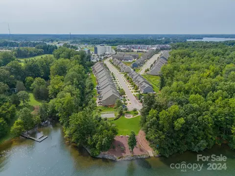 160 Beacon D Dr #D, Mooresville, NC 28117