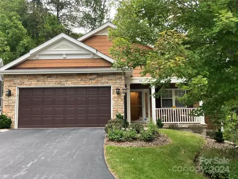 268 Shaws Creek Farm Rd, Hendersonville, NC 28739