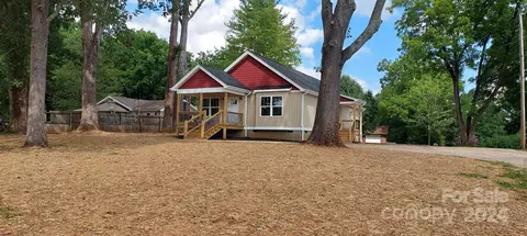 89 Israel Rd, Candler, NC 28715