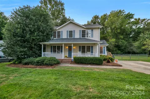 302 Carmel Hills Dr, Gastonia, NC 28056