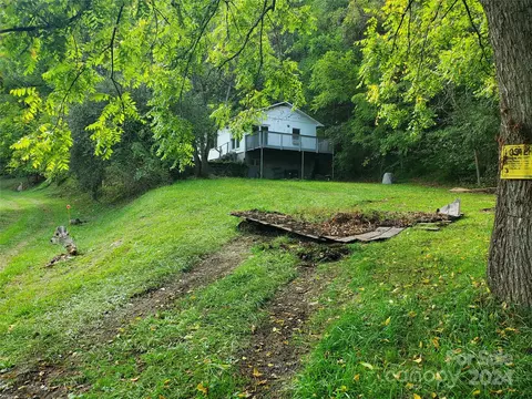 38 Glen Hill Dr, Weaverville, NC 28787