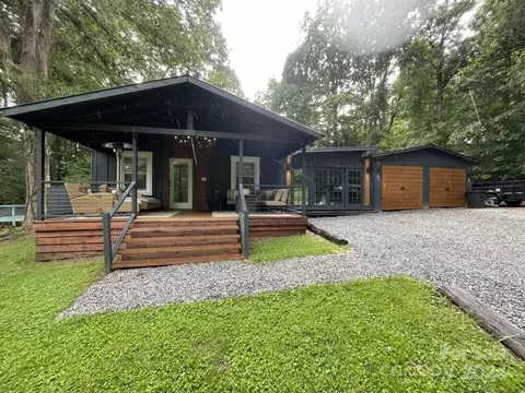 1602 Georgia Ave, Hendersonville, NC 28739