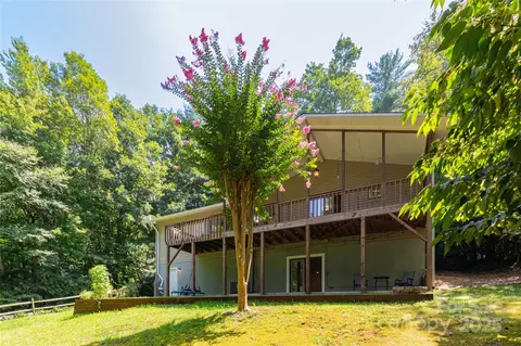401 Silver Fox Ln, Pisgah Forest, NC 28768