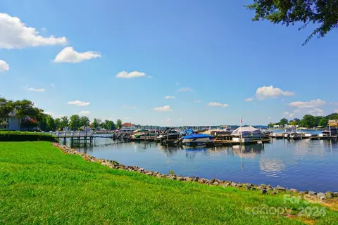 18742 Nautical Dr, Cornelius, NC 28031 photo 2